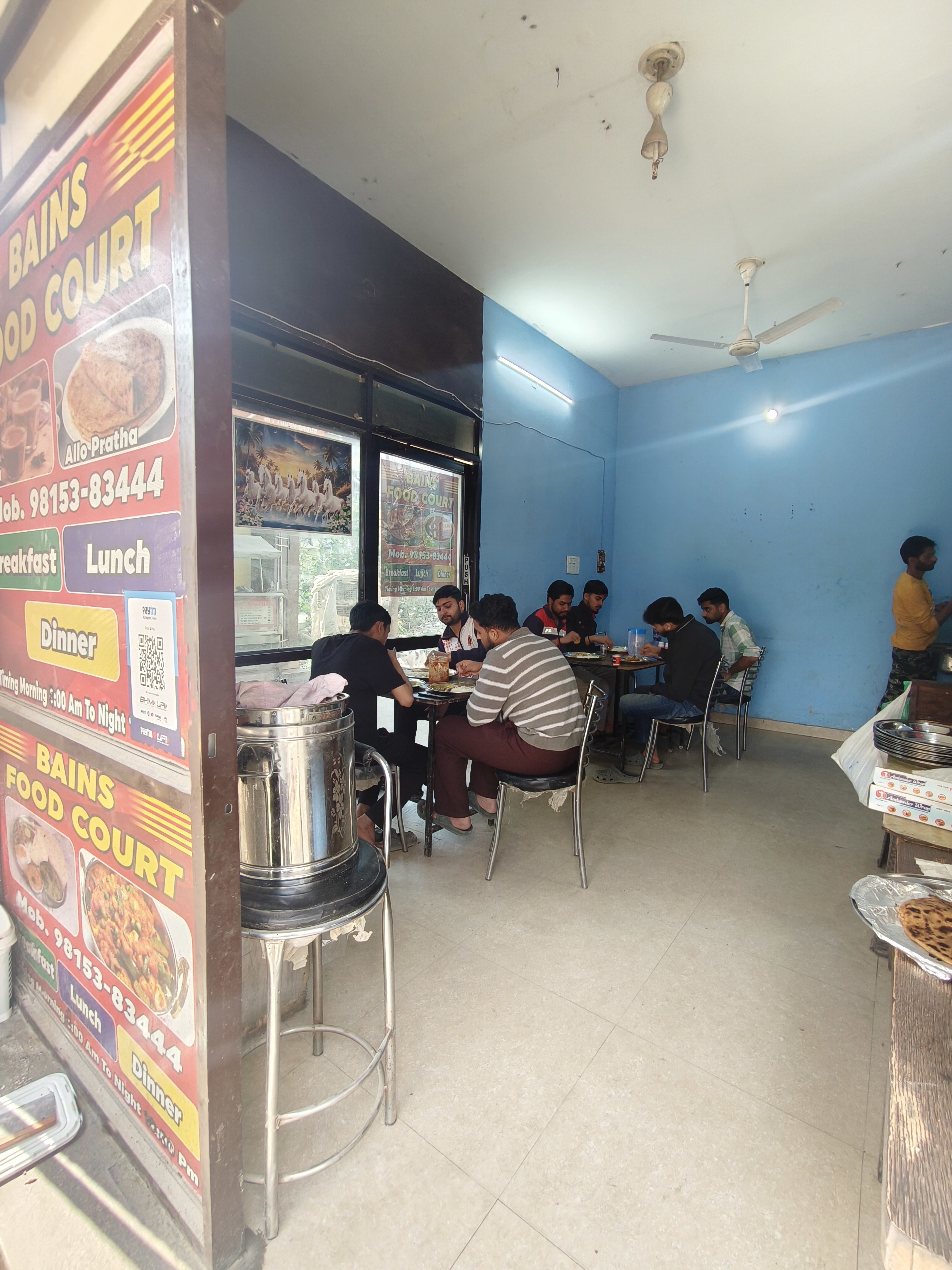 Bains Food Court Seating